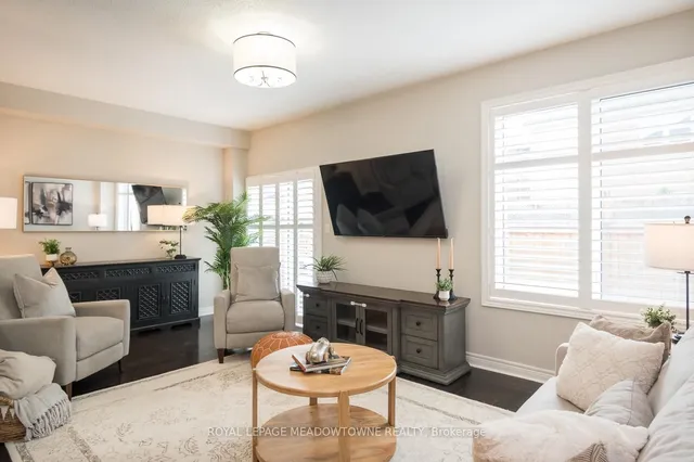 Additional image 14 of 315 Bessborough Dr