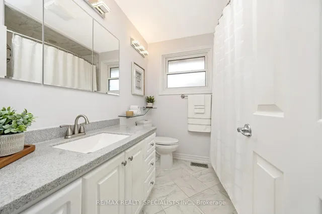 Additional image 19 of 212 Memorial Ave