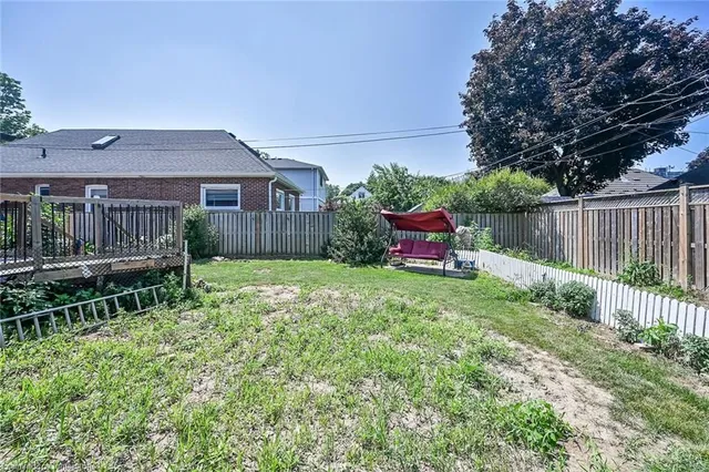 Additional image 40 of 118 East 6th St