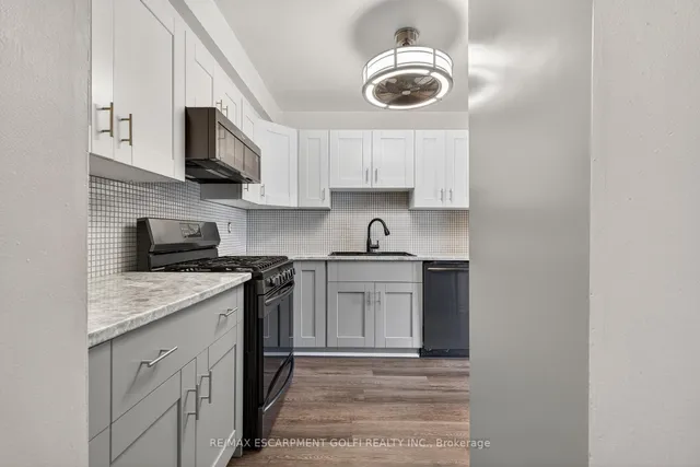 Additional image 7 of 59 Queenslea Dr Unit 7