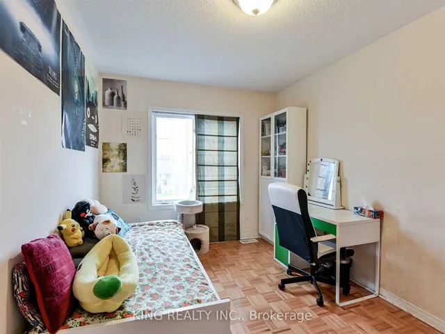 Additional image 18 of 23 Wall St