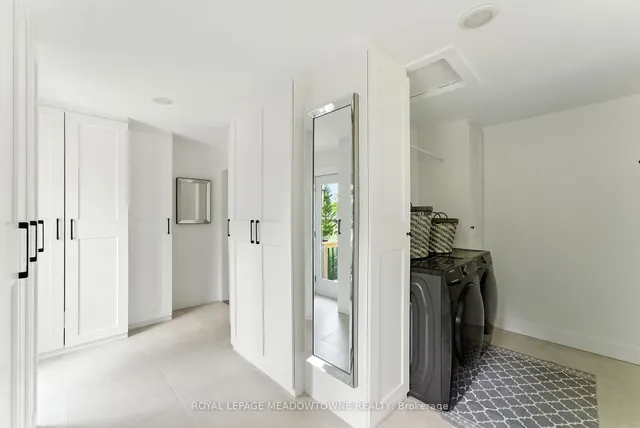 Additional image 28 of 18 Vanstraalen St