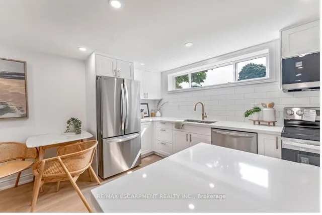 Additional image 18 of 48 Ferrara St