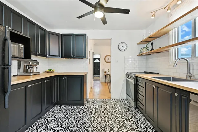 Additional image 13 of 94 Royal Ave