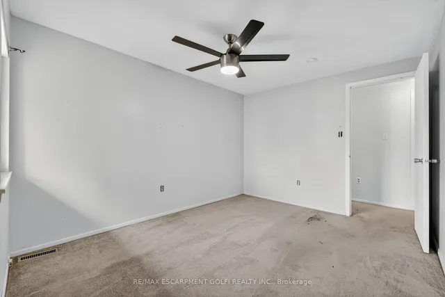 Additional image 18 of 59 Queenslea Dr Unit 7