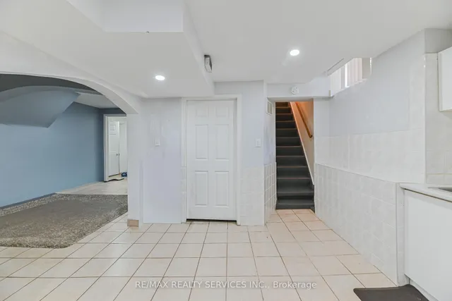 Additional image 45 of 29 Leneck Ave