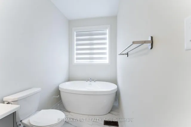 Additional image 38 of 1424 National Common