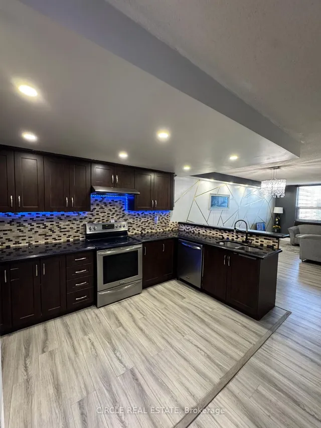 Additional image 3 of 4 Lisa St Unit 1204