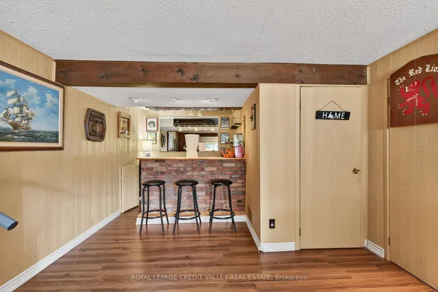 Additional image 30 of 60 Gondola Cres