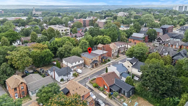 Additional image 31 of 48 Locke St