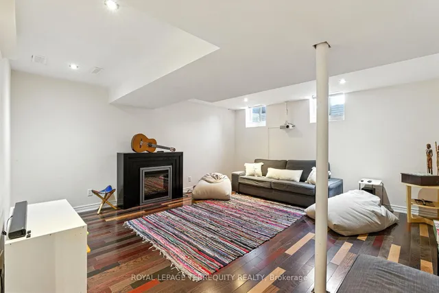 Additional image 38 of 1117 Riddell Cres