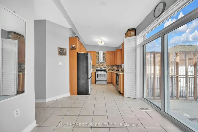 Additional image 8 of 33 Hybrid St