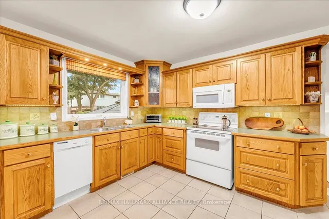 Additional image 14 of 26 Lockton Cres