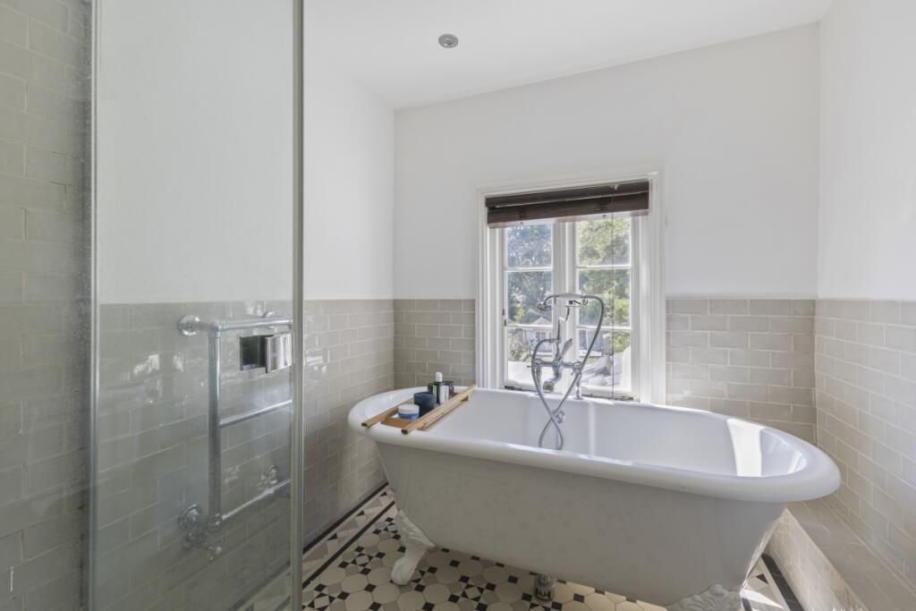 Additional image 7 of West Common Harpenden AL5