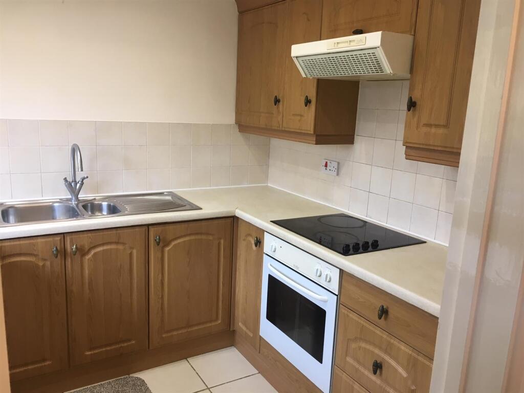 Additional image 4 of Tudor Close, Hatfield