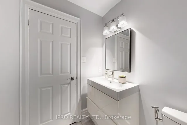 Additional image 20 of 5138 Lampman Ave