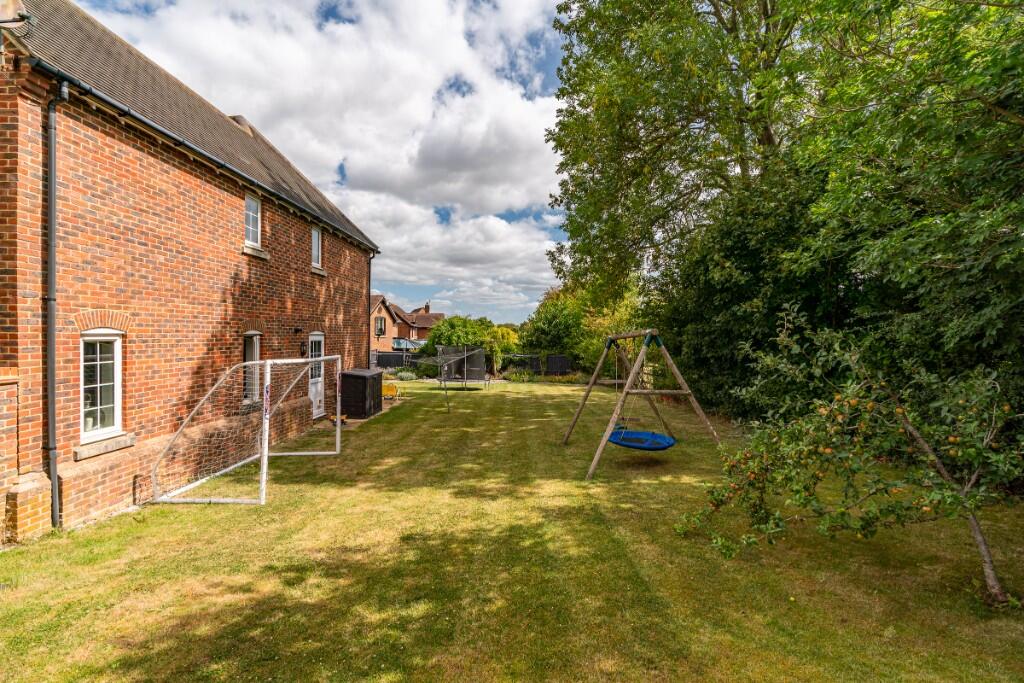 Additional image 21 of Meadow View, Redbourn, St Albans, AL3