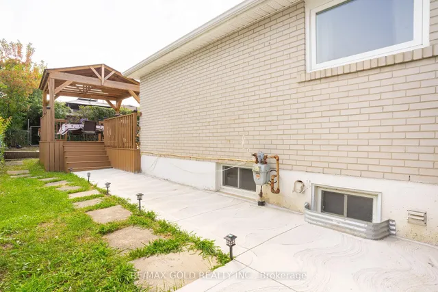 Additional image 35 of 51 Davenport Cres