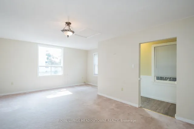 Additional image 12 of 99 Commercial St