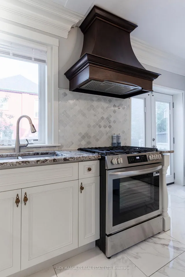 Additional image 23 of 88 Oxford St