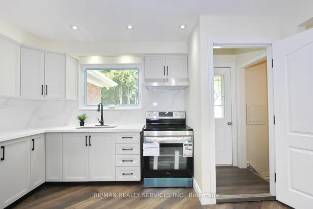 Additional image 32 of 32 Sanford Cres