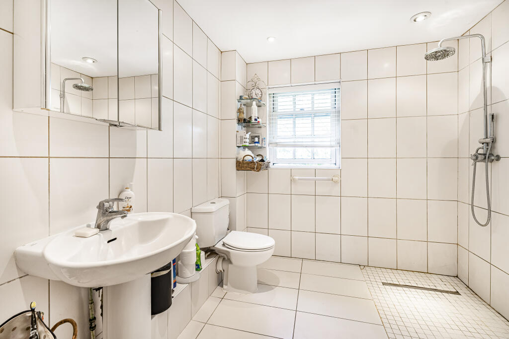 Additional image 18 of Halls Close, Welwyn, AL6