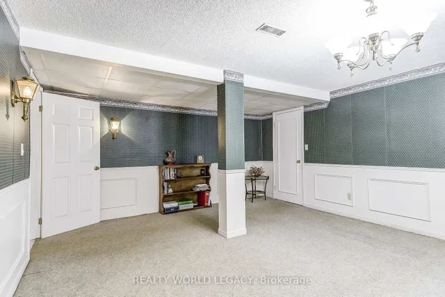 Additional image 38 of 1240 Thorpe Rd