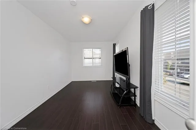 Additional image 39 of 47 Madonna Dr