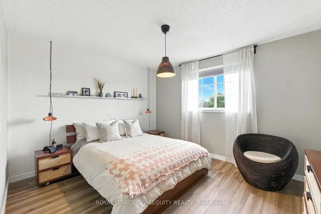 Additional image 23 of 1117 Riddell Cres