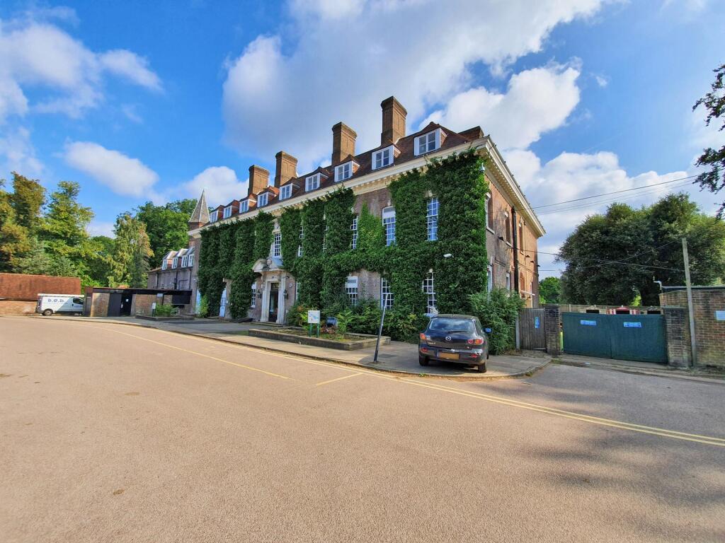 Additional image 8 of Batchwood Hall, Batchwood Drive, St Albans, AL3 5XA