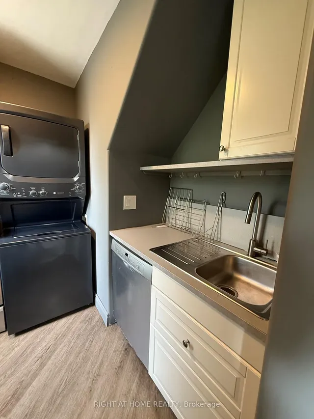 Additional image 31 of 50 Somerset Ave