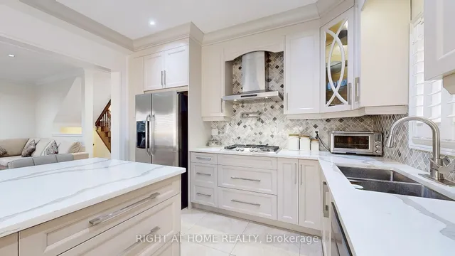 Additional image 18 of 588 Warhol Way