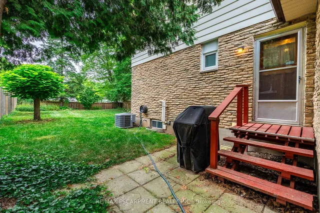 Additional image 37 of 3084 PARKGATE Cres