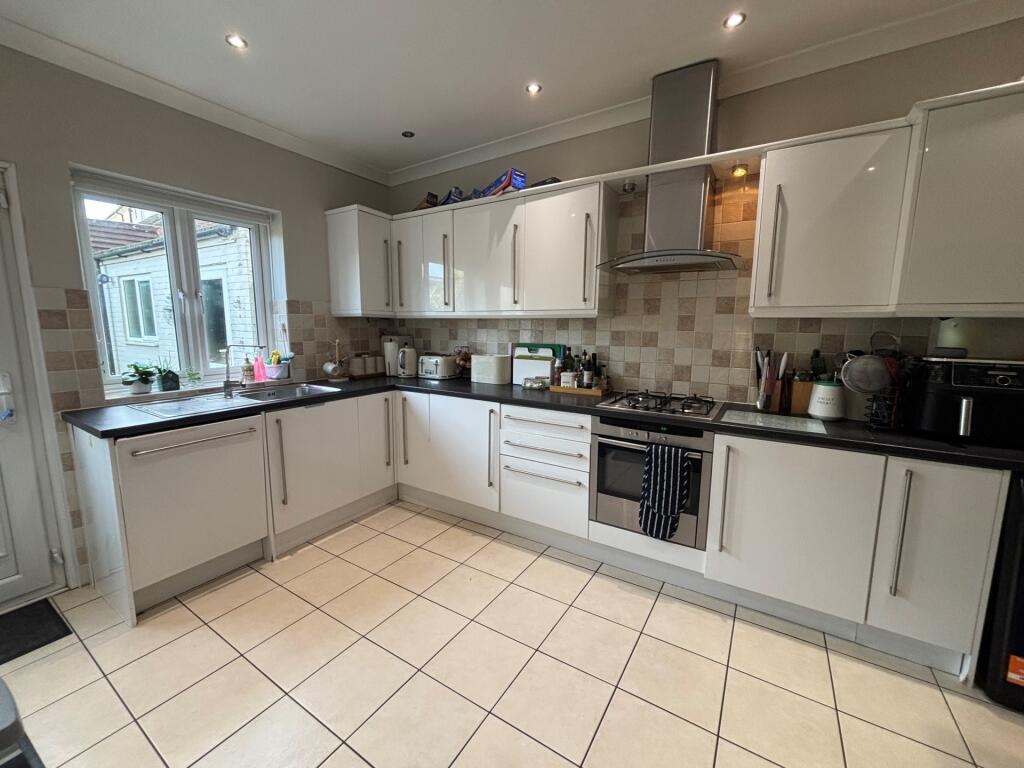 Additional image 4 of High Street, London Colney, AL2