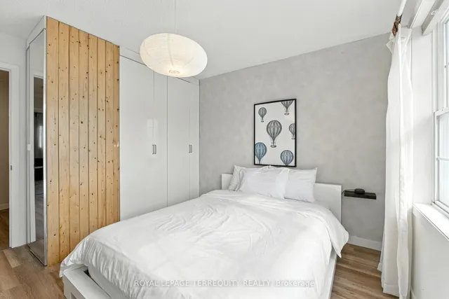 Additional image 33 of 1117 Riddell Cres