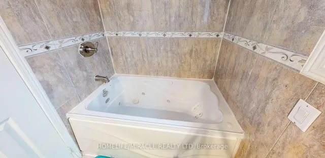 Additional image 24 of 36 Mannel Cres