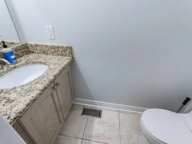 Additional image 33 of 47 Kootenay Pl
