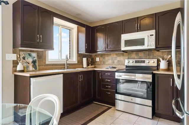 Additional image 16 of 42 Grassyplain Dr