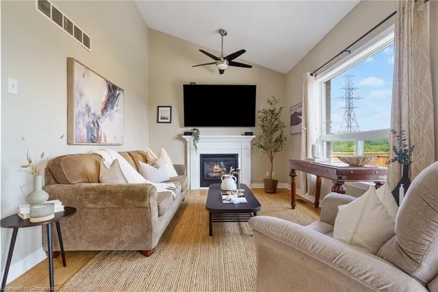 Additional image 23 of 42 Grassyplain Dr