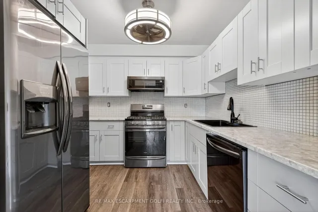 Additional image 8 of 59 Queenslea Dr Unit 7