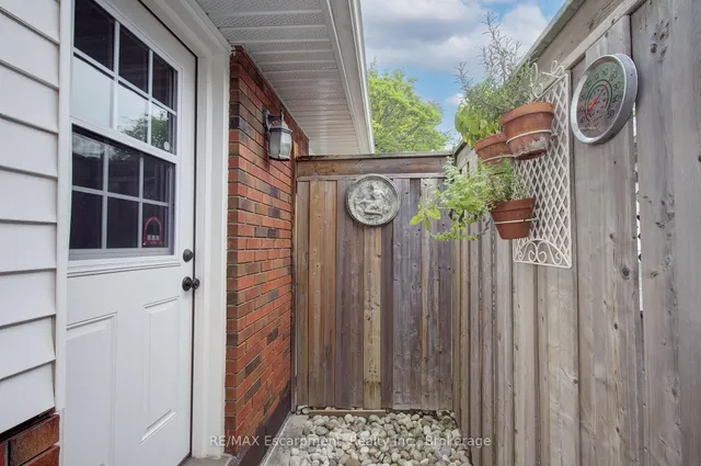 Additional image 42 of 2410 Tait Ave