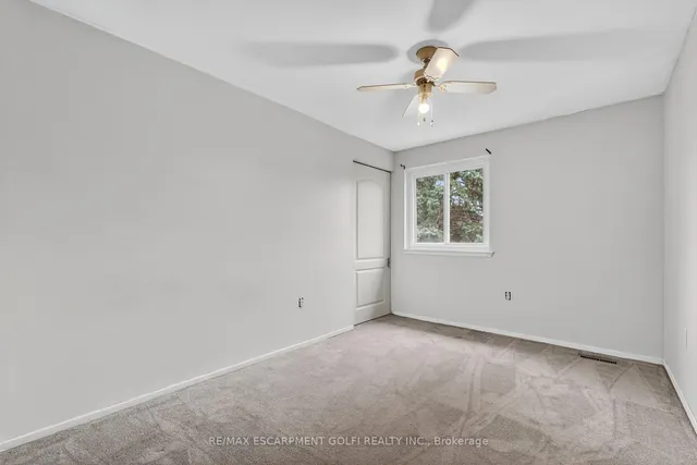 Additional image 19 of 59 Queenslea Dr Unit 7