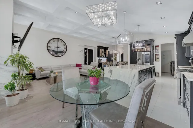 Additional image 18 of 1048 Dovercourt Ave