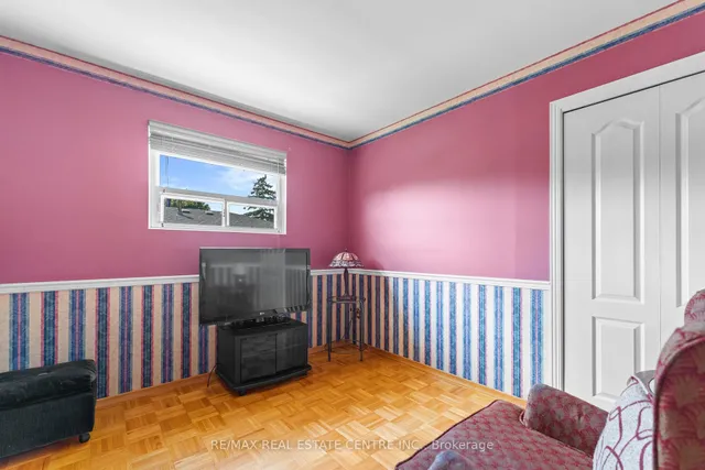 Additional image 24 of 48 Marblehead Cres