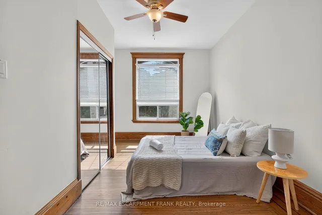 Additional image 18 of 84 RAY St