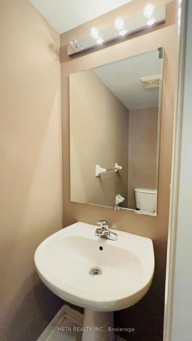 Additional image 10 of 5980 Whitehorn Ave Unit 156