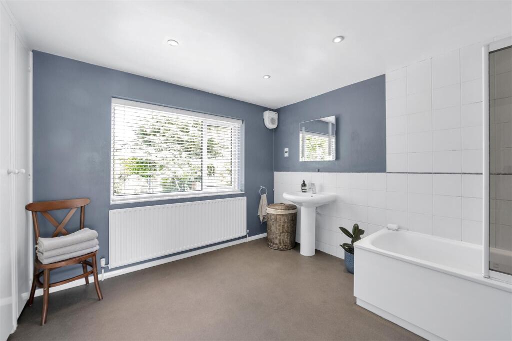 Additional image 11 of Broadfields, Harpenden