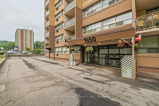 Additional image 2 of 1950 Main St Unit 202