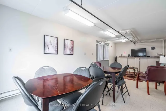 Additional image 39 of 3499 Upper Middle Rd Unit 102