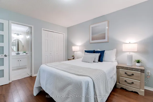 Additional image 19 of 2774 King St Unit 10